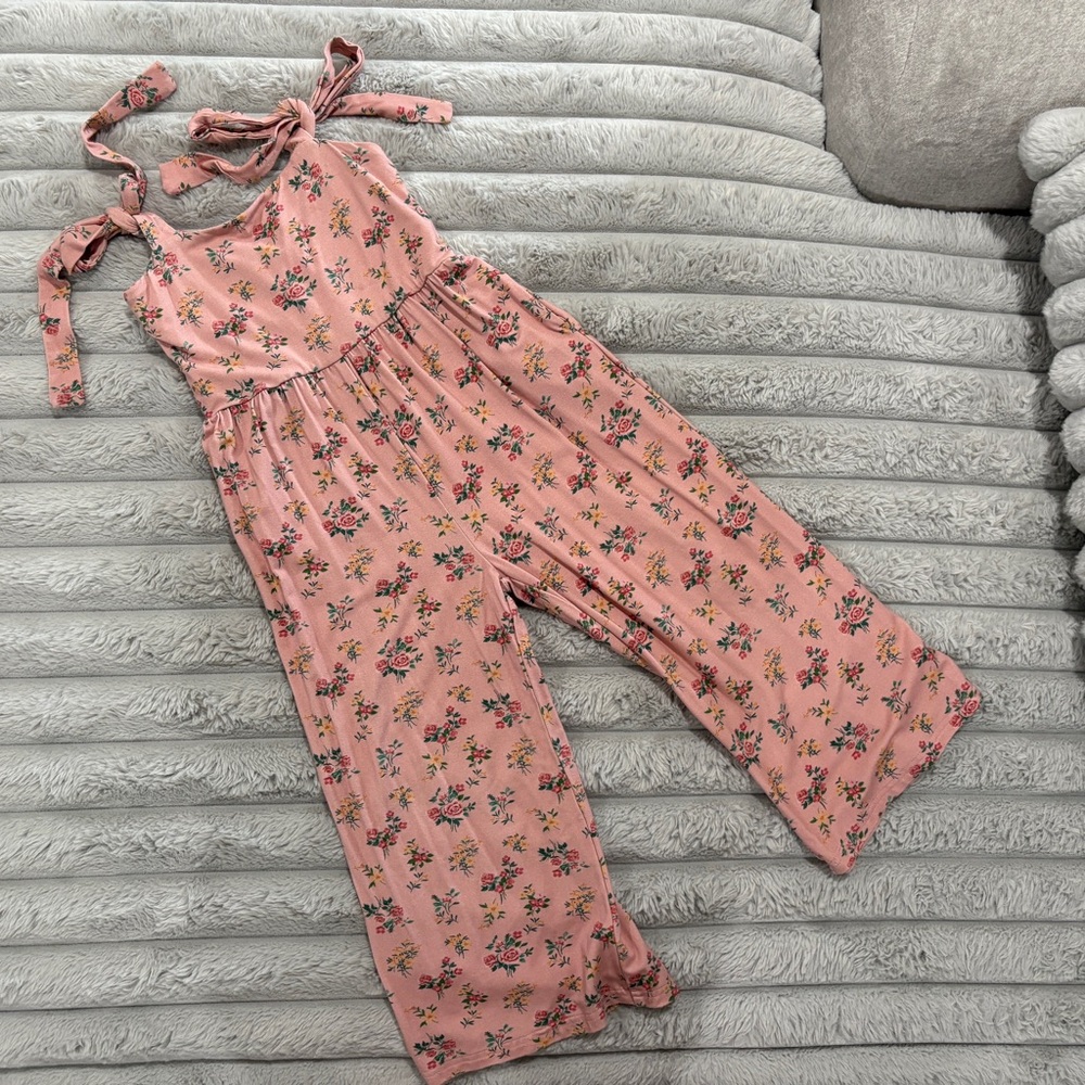 4T Excellent condition
Love and Grow leggy romper